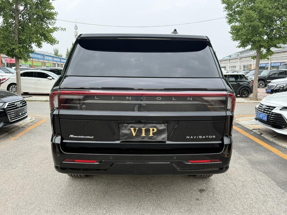 Lincoln Navigator
