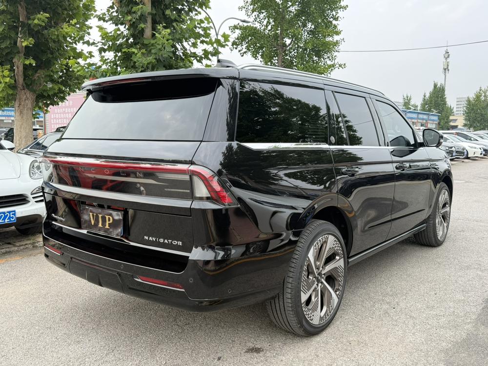 Lincoln Navigator