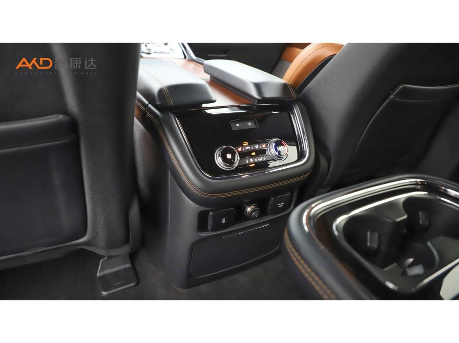 Lincoln Navigator