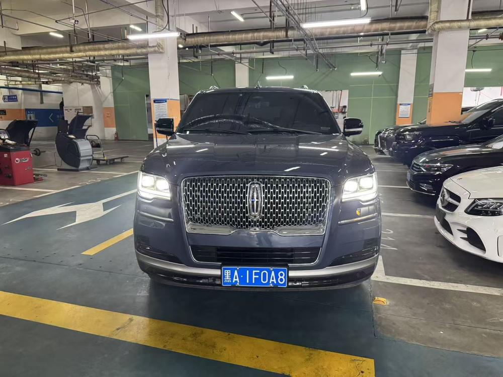 Lincoln Navigator