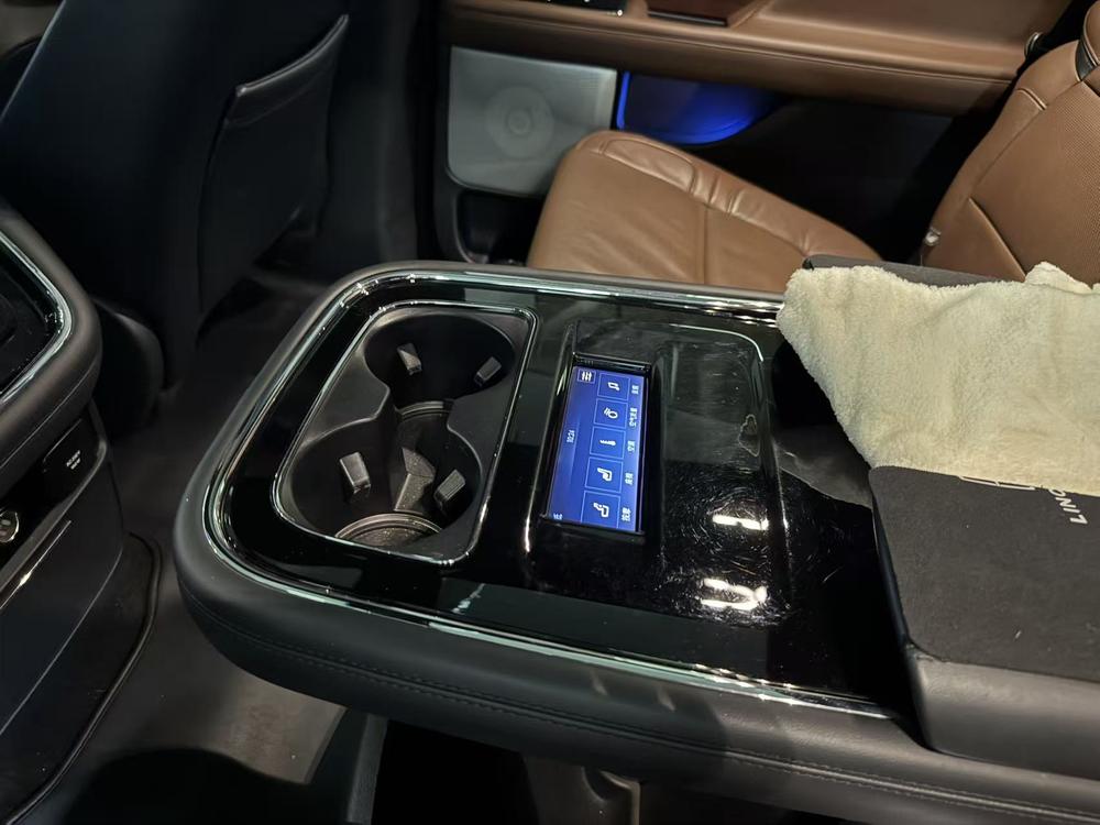 Lincoln Navigator