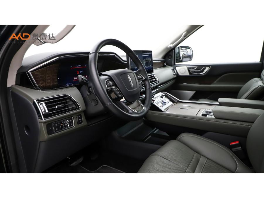 Lincoln Navigator