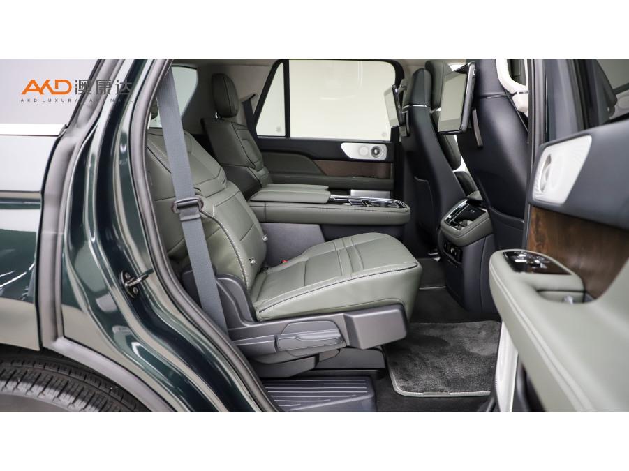 Lincoln Navigator