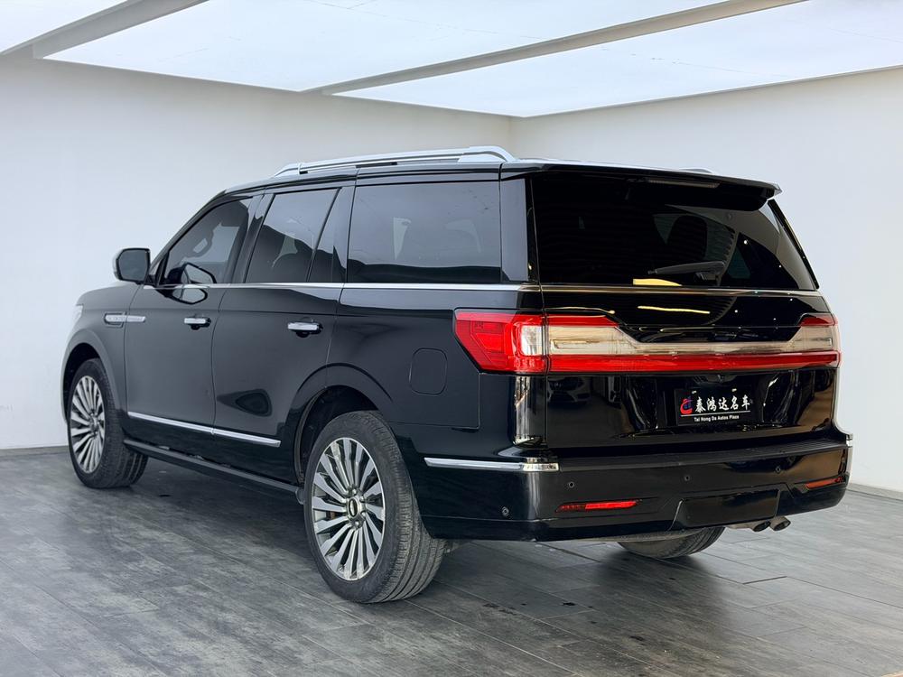Lincoln Navigator