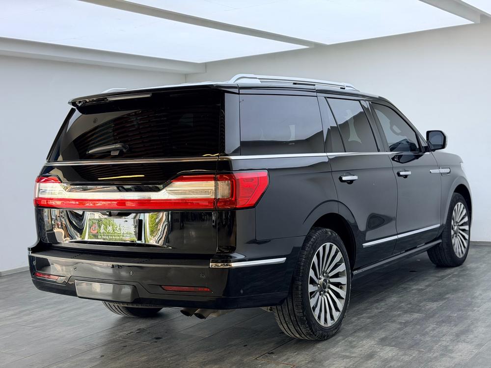 Lincoln Navigator