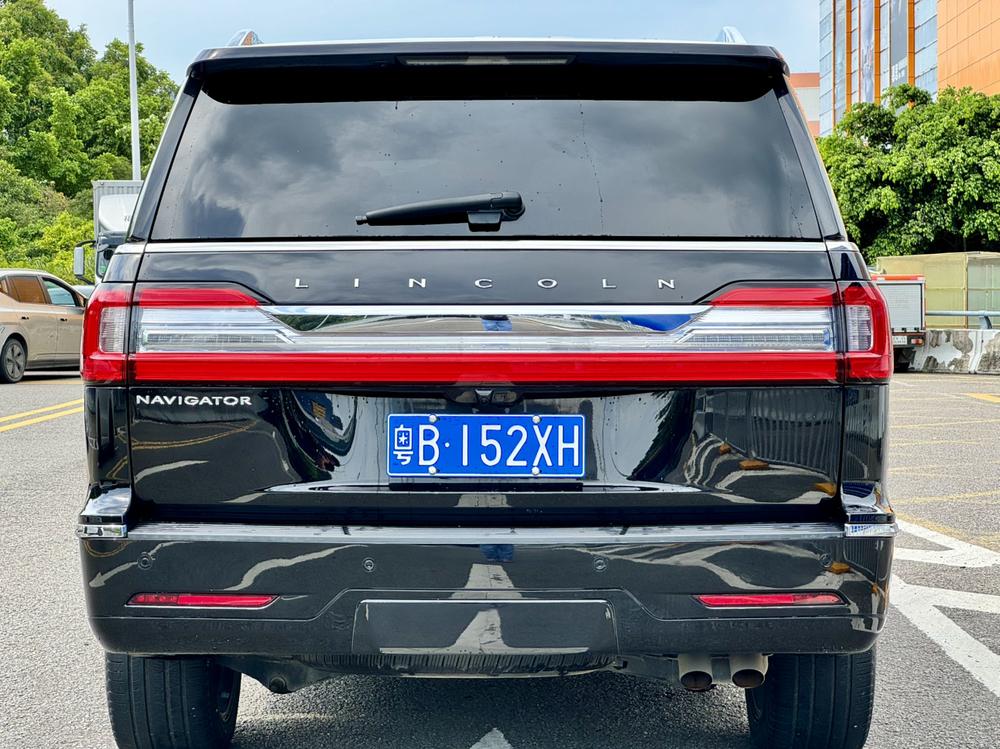 Lincoln Navigator