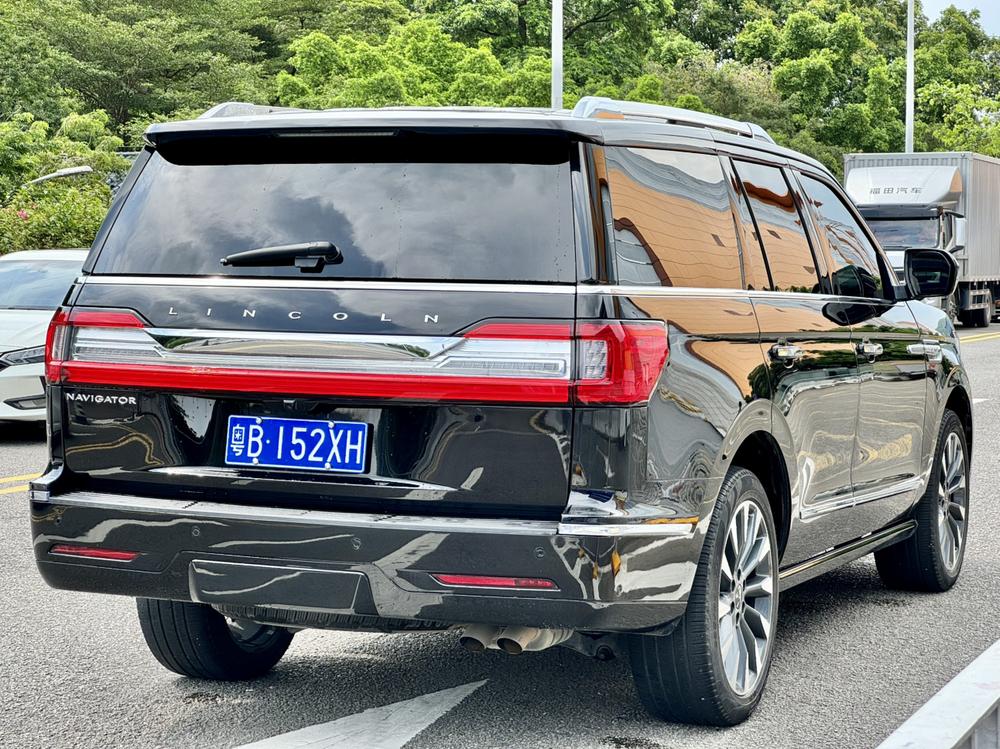 Lincoln Navigator