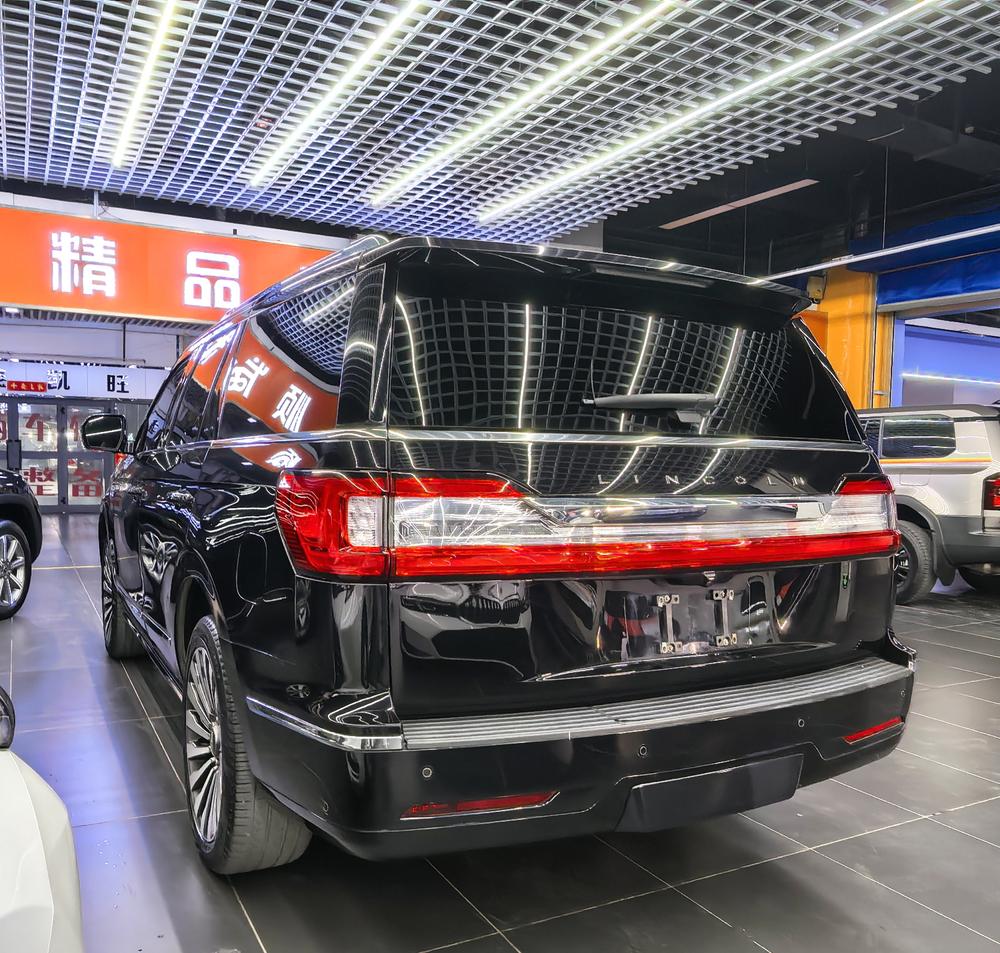 Lincoln Navigator