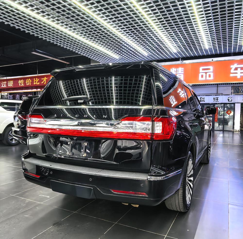 Lincoln Navigator