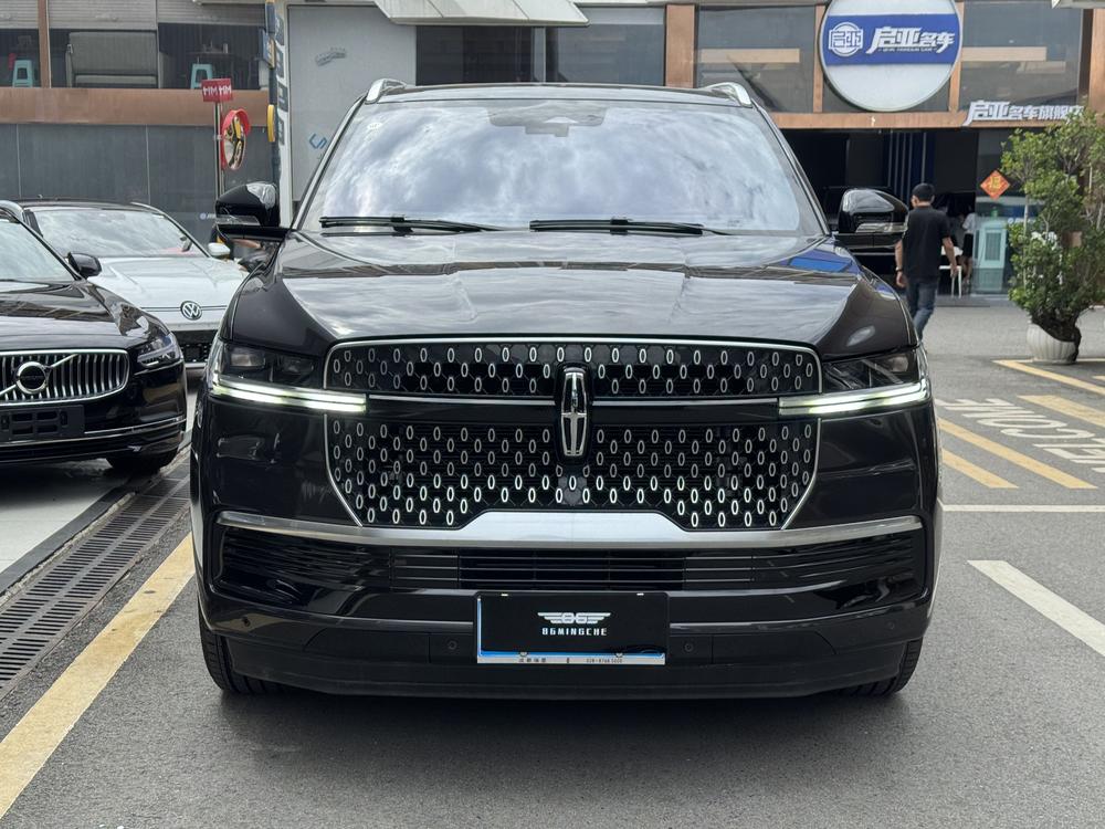 Lincoln Navigator