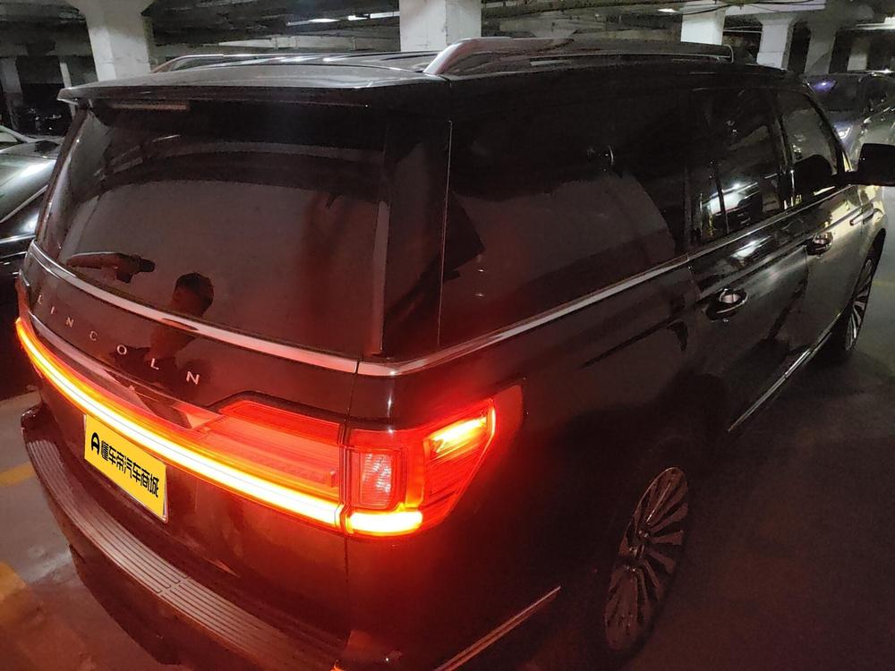 Lincoln Navigator