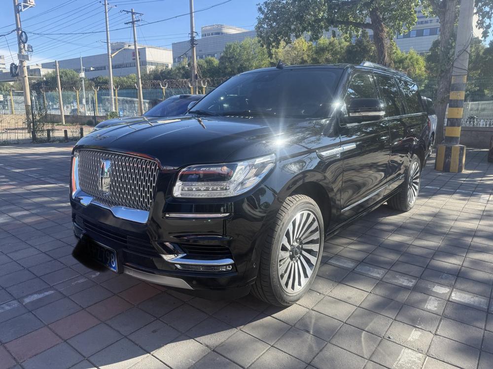 Lincoln Navigator