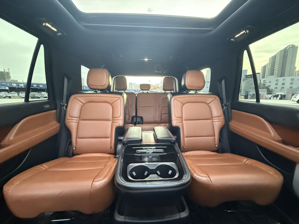 Lincoln Navigator