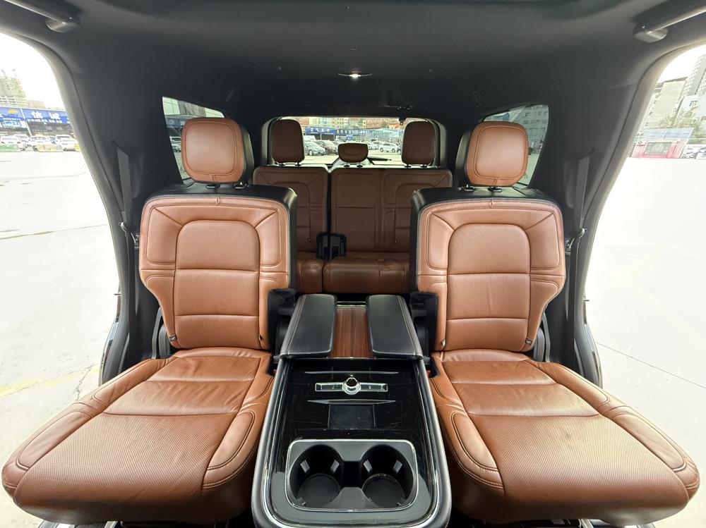 Lincoln Navigator