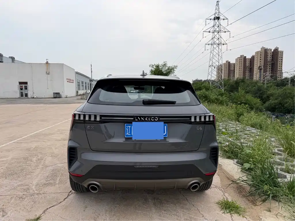 Lynk & Co 06