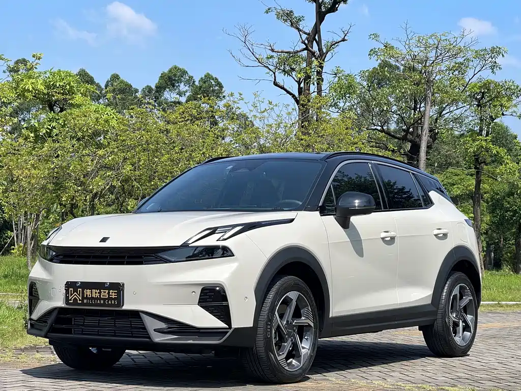 Lynk & Co 06