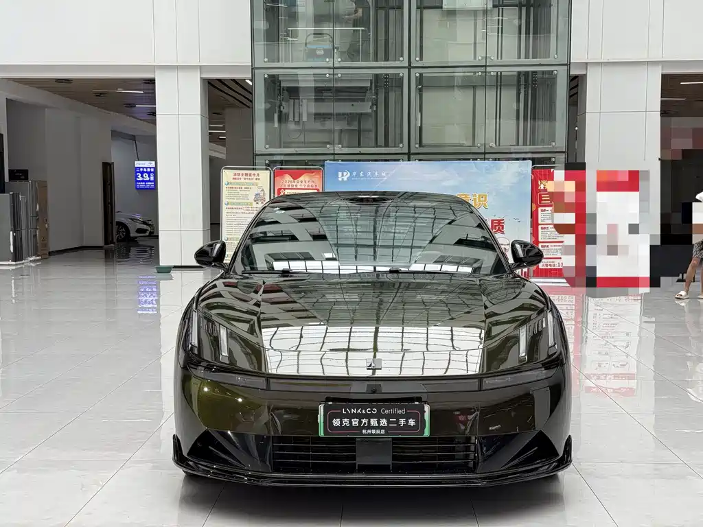 Lynk & Co 10