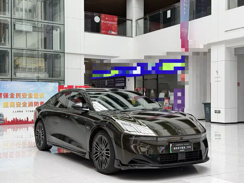 Lynk & Co 10