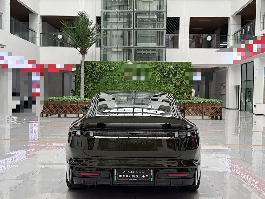 Lynk & Co 10