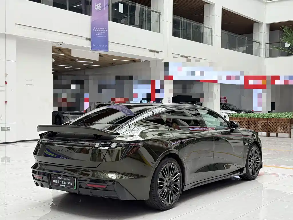 Lynk & Co 10