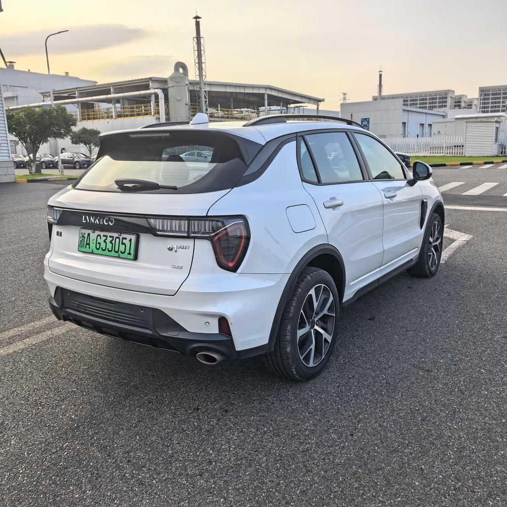 Lynk & Co Lynk & Co 01 EM-P