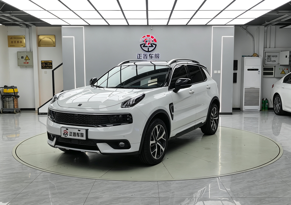 Lynk & Co Lynk & Co 01 EM-P