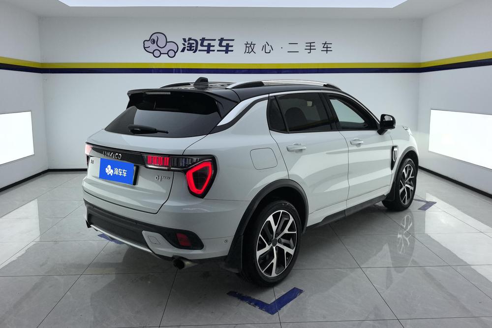 Lynk & Co Lynk & Co 01 EM-P