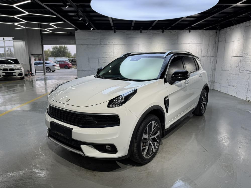 Lynk & Co Lynk & Co 01 EM-P