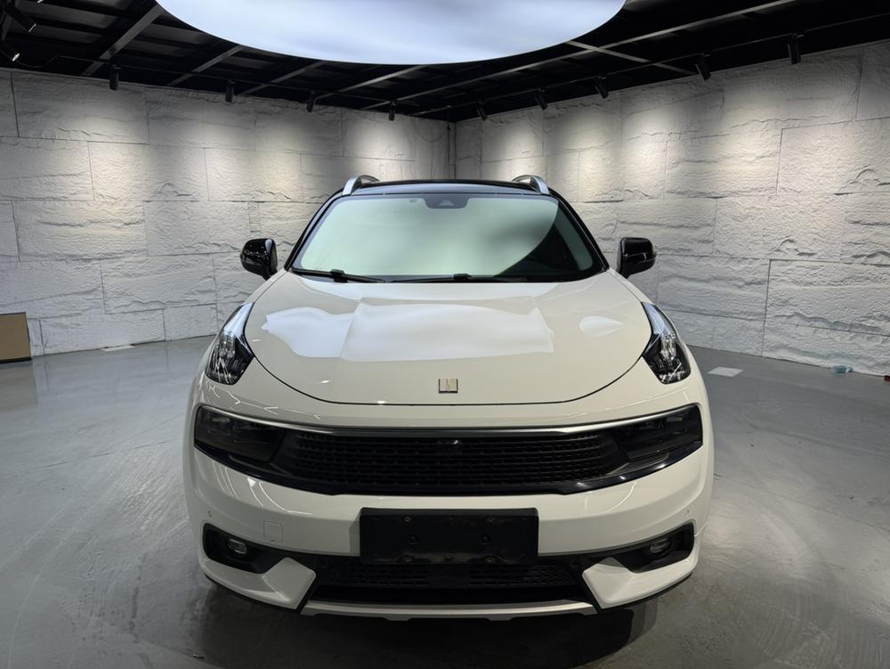 Lynk & Co Lynk & Co 01 EM-P