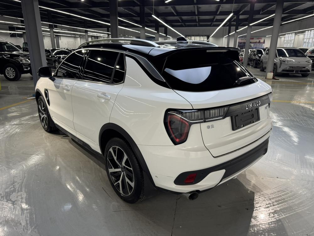 Lynk & Co Lynk & Co 01 EM-P