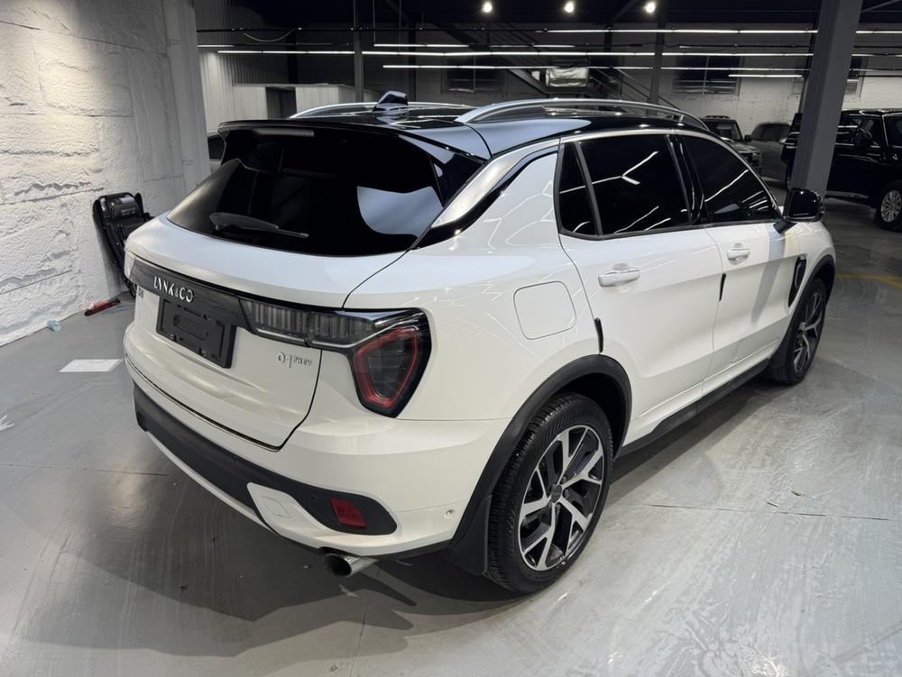 Lynk & Co Lynk & Co 01 EM-P