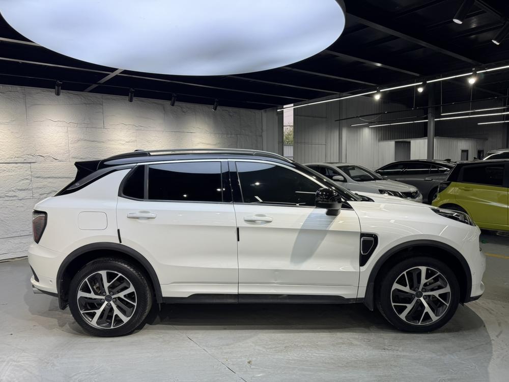 Lynk & Co Lynk & Co 01 EM-P