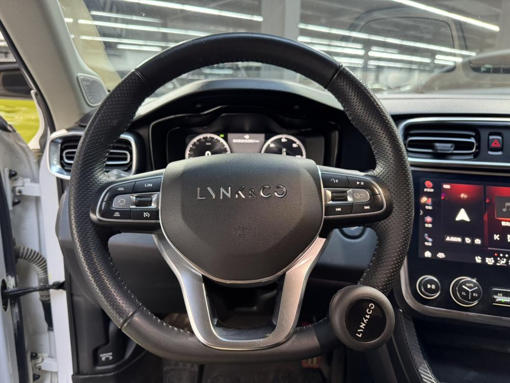 Lynk & Co Lynk & Co 01 EM-P
