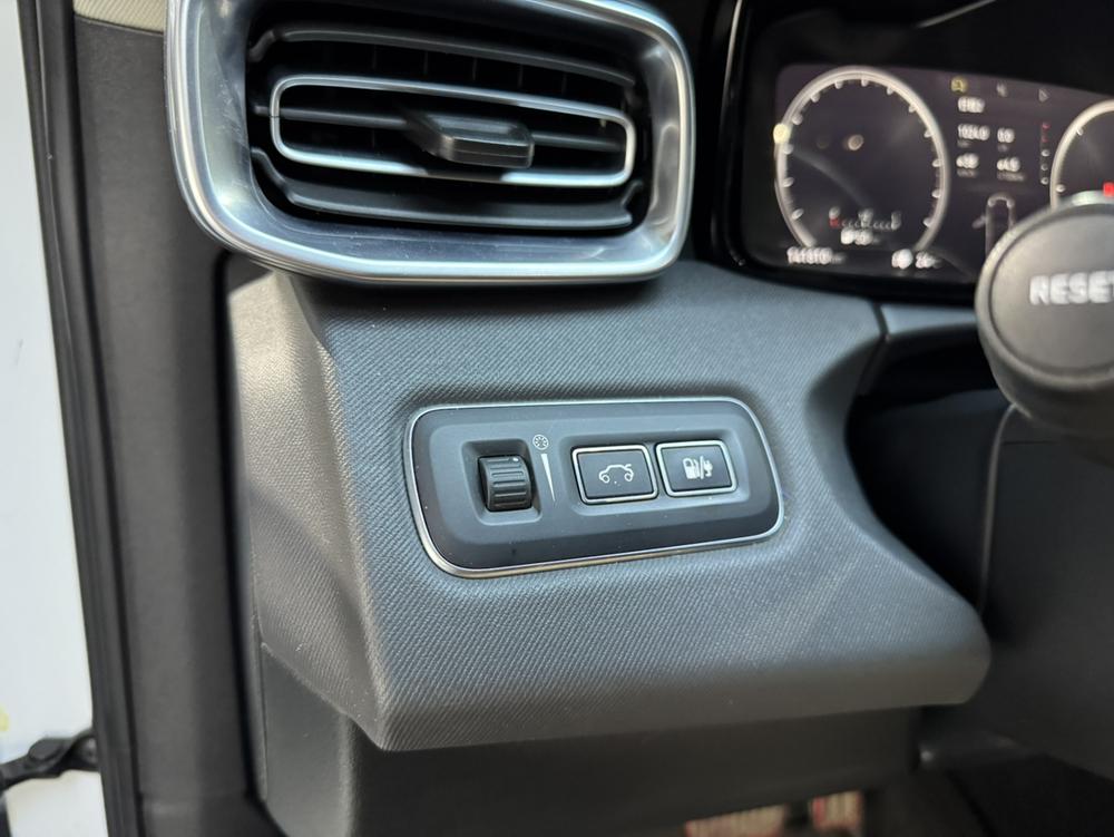 Lynk & Co Lynk & Co 01 EM-P