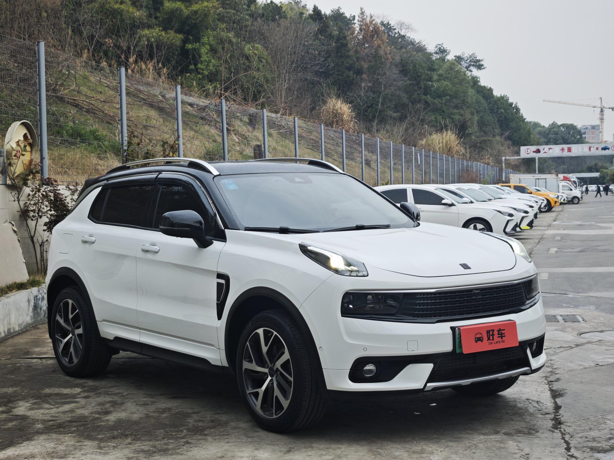 Lynk & Co Lynk & Co 01