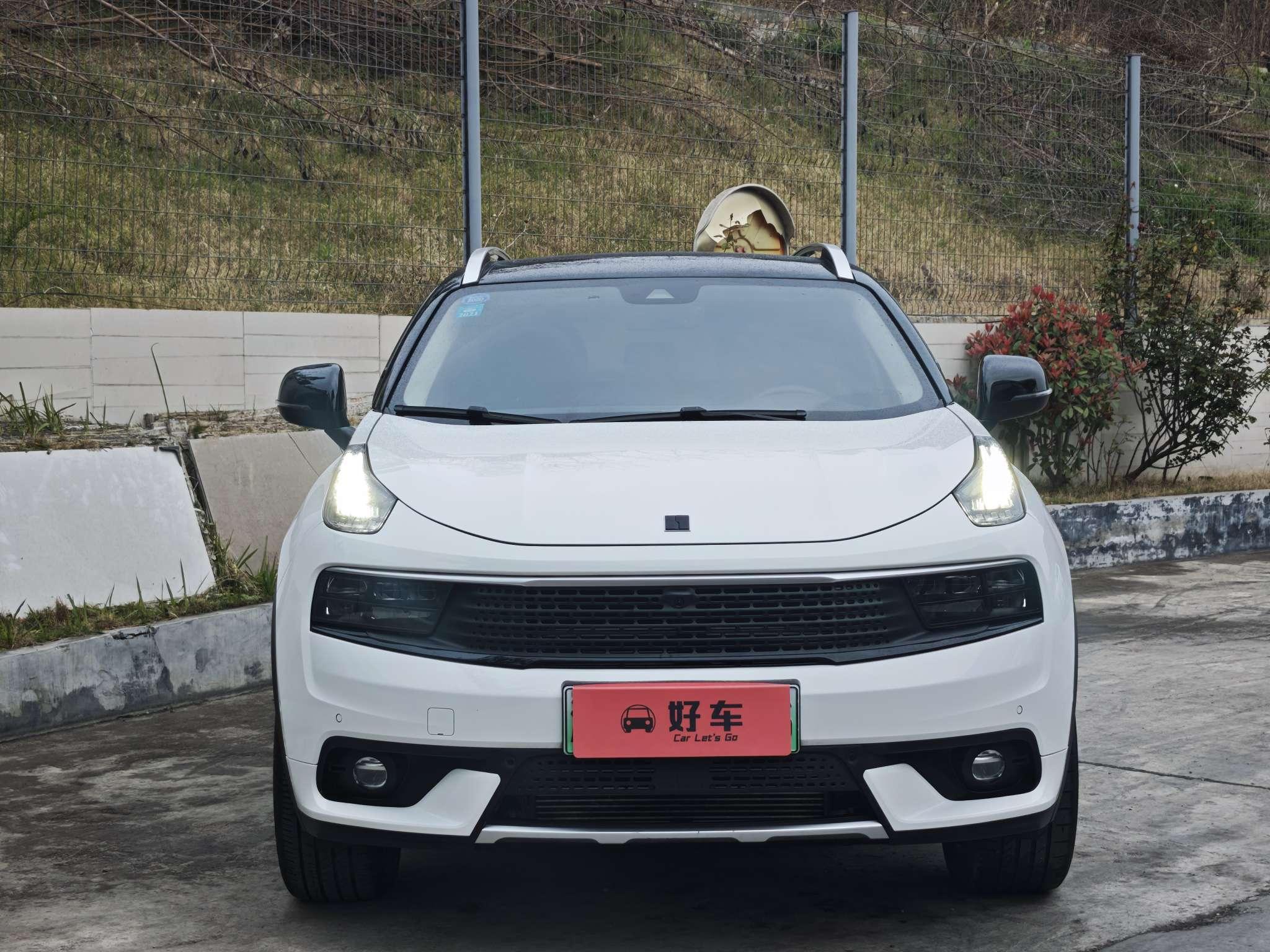 Lynk & Co Lynk & Co 01