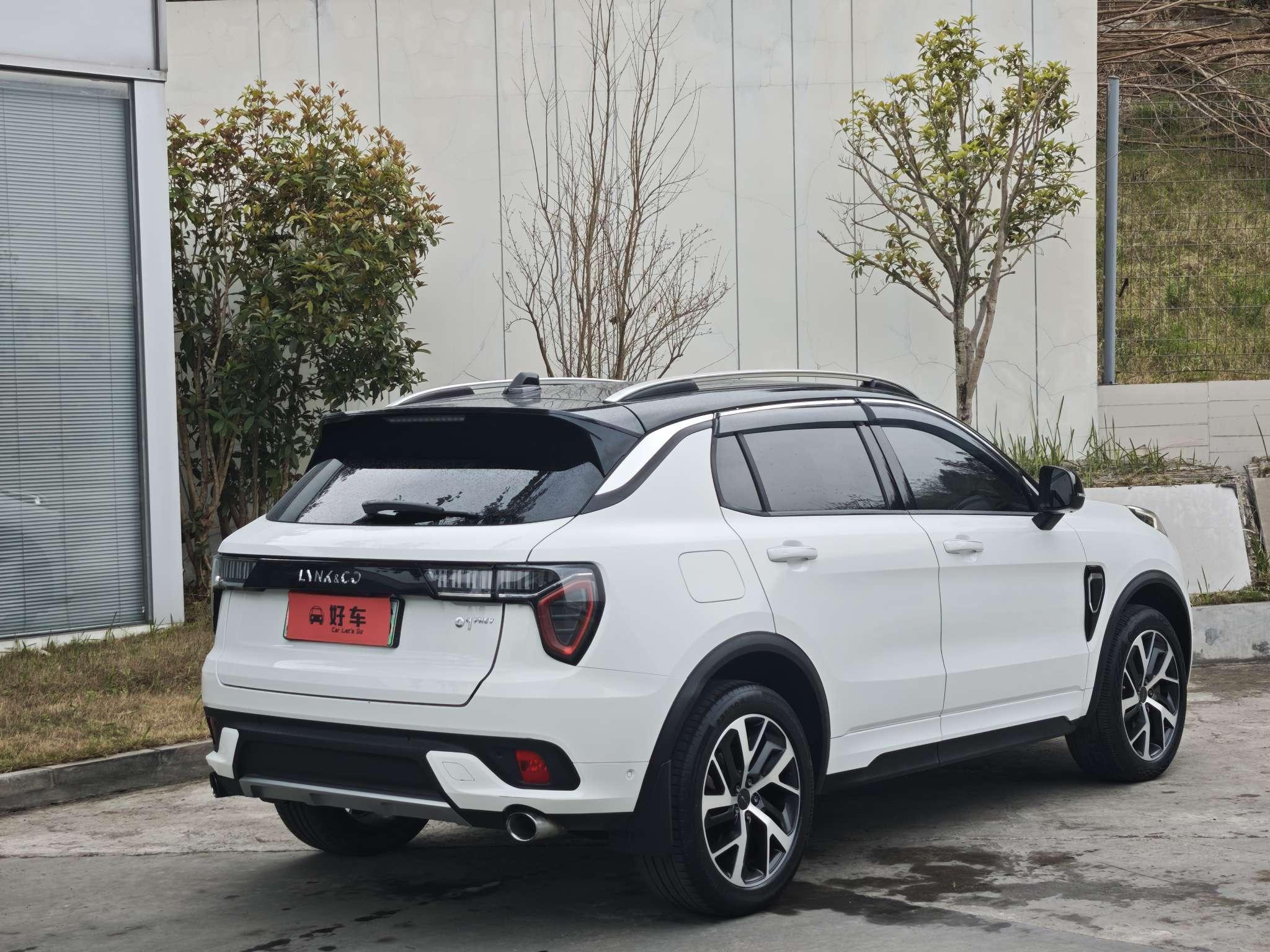Lynk & Co Lynk & Co 01