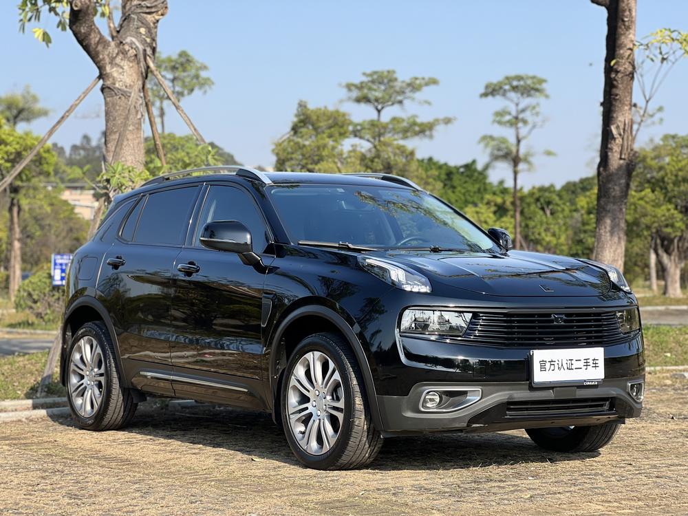 Lynk & Co Lynk & Co 01