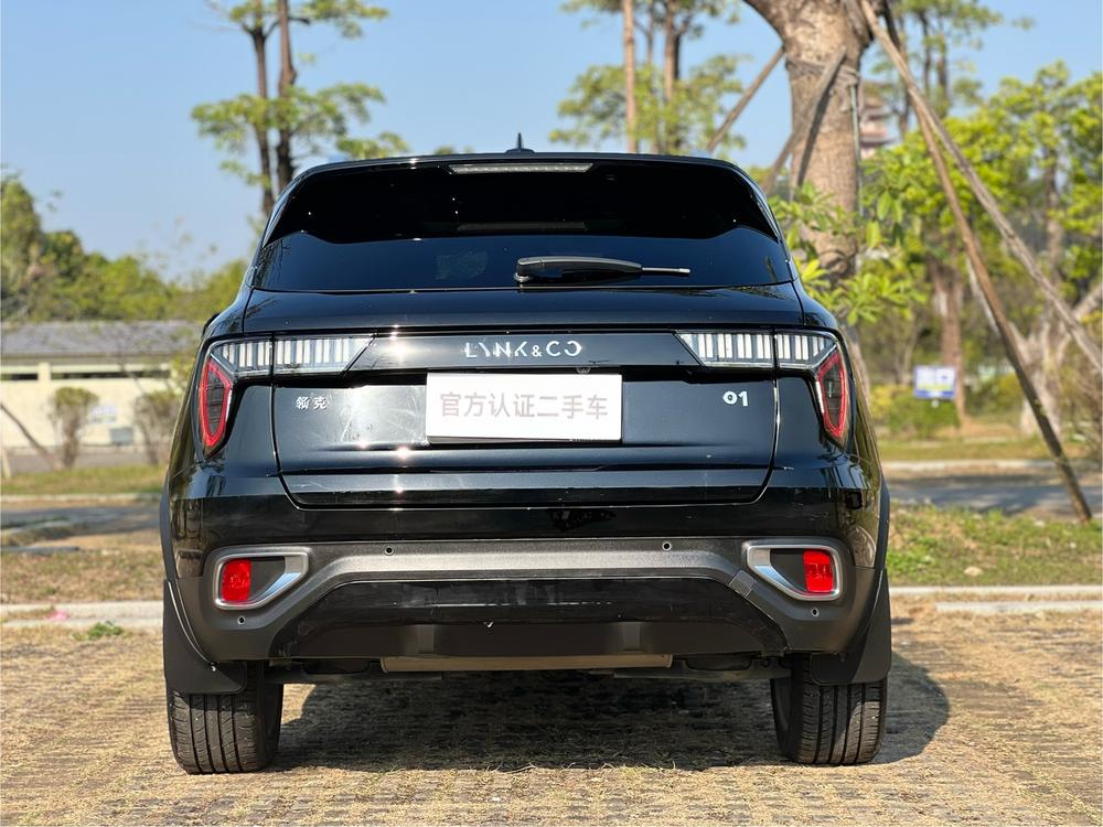 Lynk & Co Lynk & Co 01