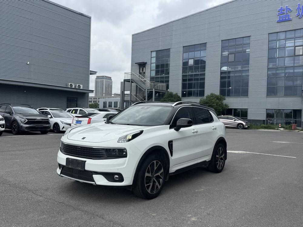 Lynk & Co Lynk & Co 01