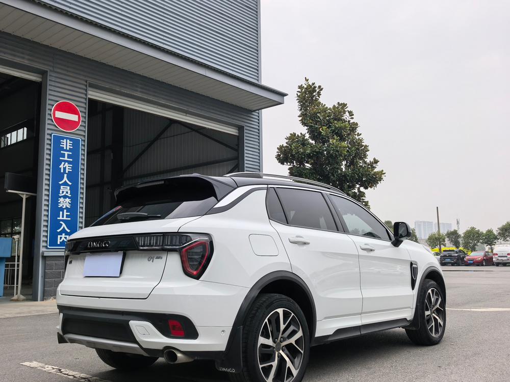 Lynk & Co Lynk & Co 01