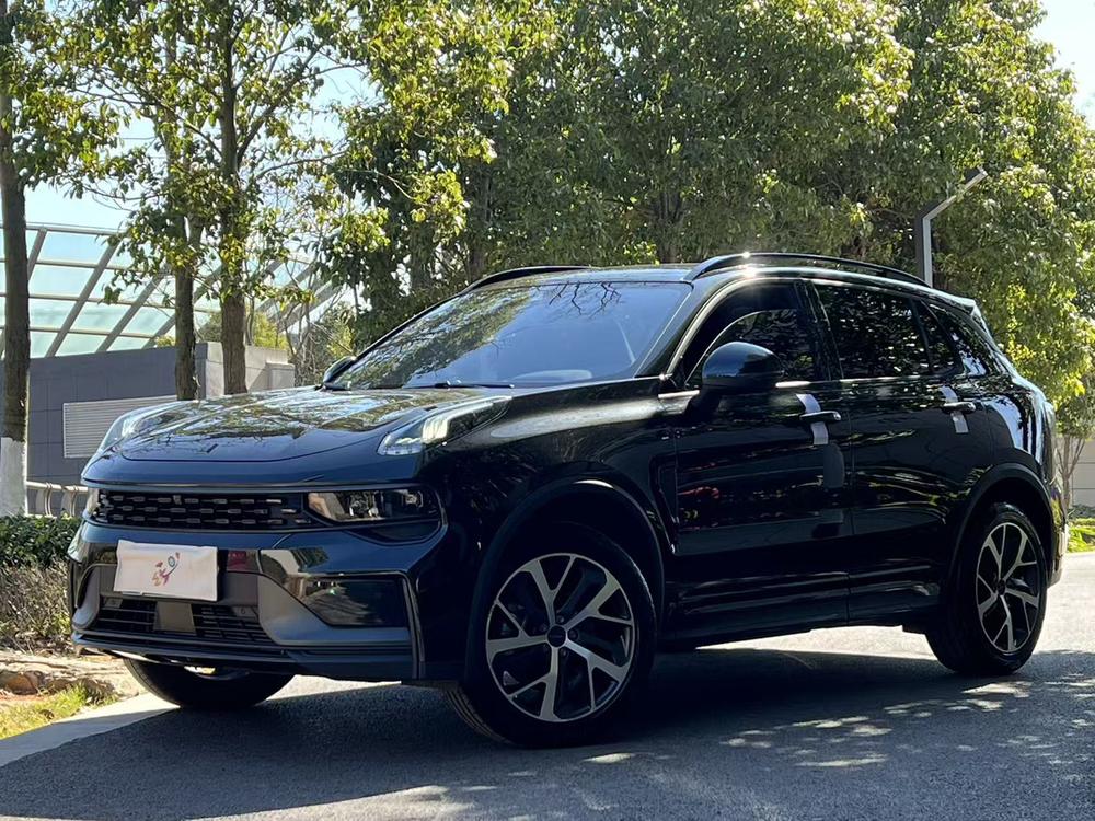 Lynk & Co Lynk & Co 01