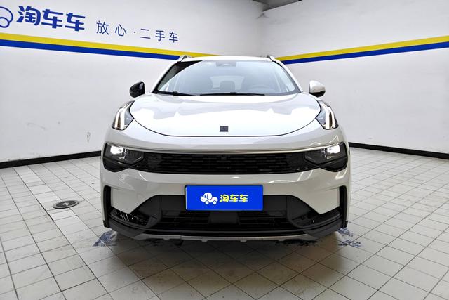 Lynk & Co Lynk & Co 01