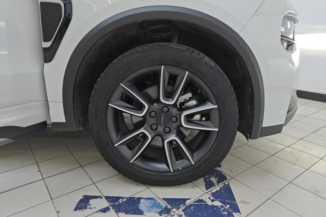Lynk & Co Lynk & Co 01