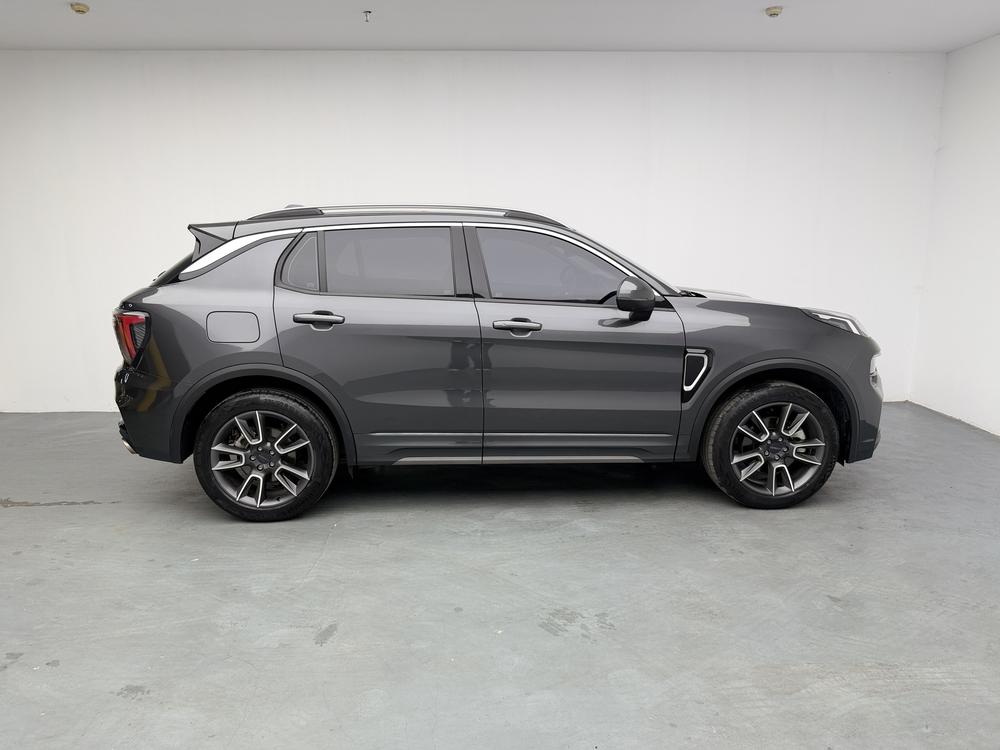 Lynk & Co Lynk & Co 01