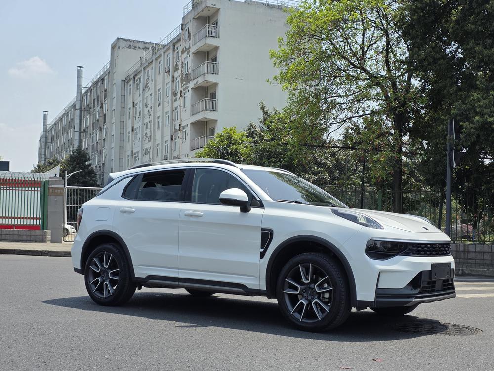 Lynk & Co Lynk & Co 01
