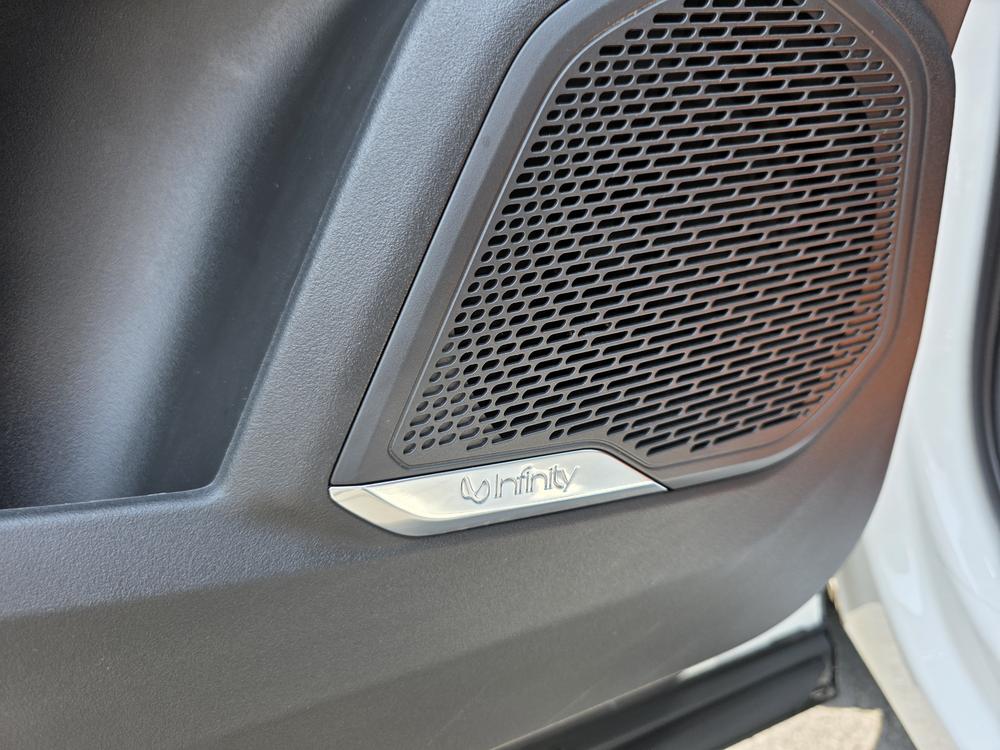 Lynk & Co Lynk & Co 01