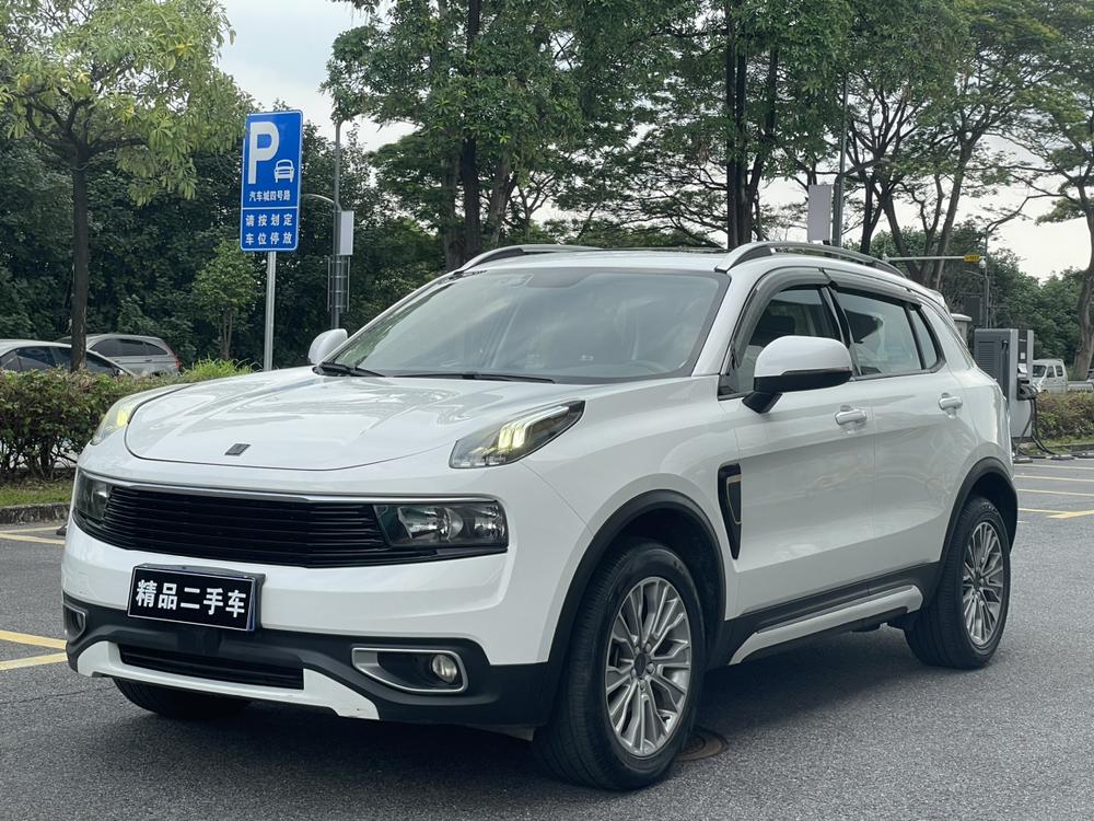 Lynk & Co Lynk & Co 01