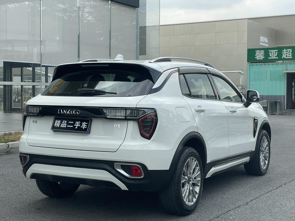 Lynk & Co Lynk & Co 01
