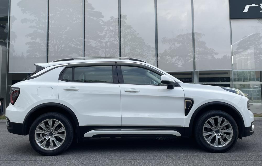 Lynk & Co Lynk & Co 01
